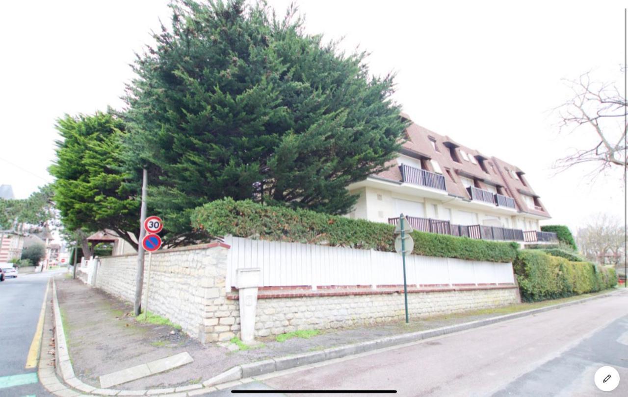 Joli Studio ☆ 100M De La Mer Et Du Centre Ville ☆ Cabourg Buitenkant foto